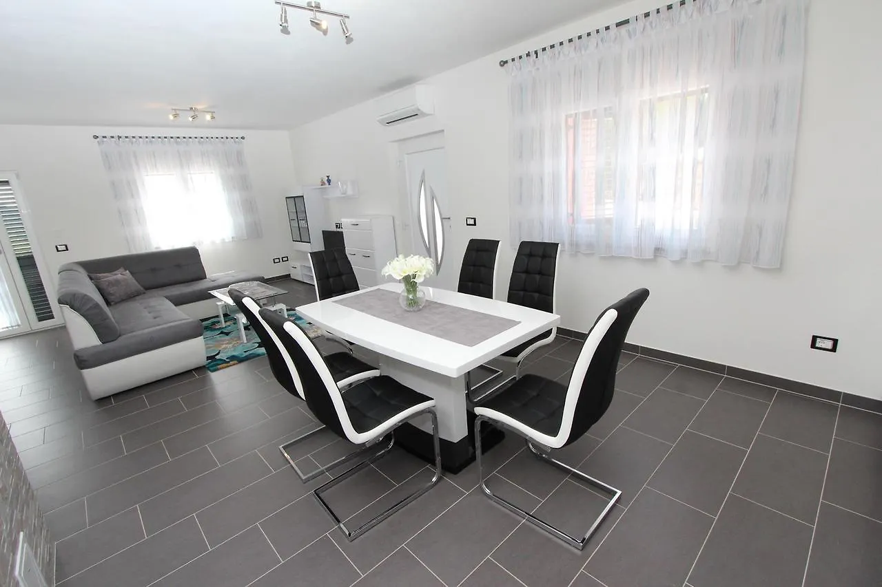 Apartment Mondelaco Rovinj