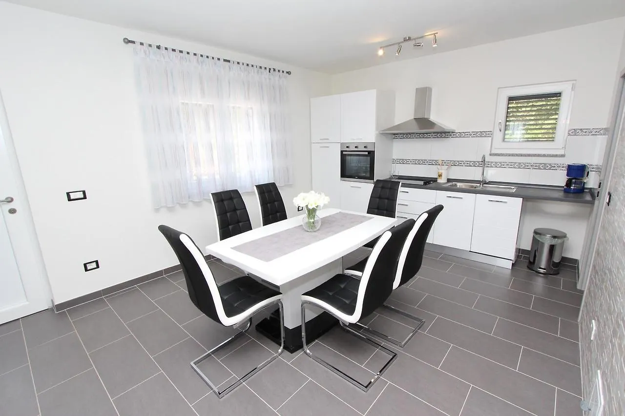 Apartment Mondelaco Rovinj